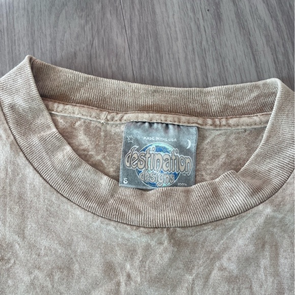 Destination designs Corvette cream tan vintage y2k t shirt - Picture 2 of 3